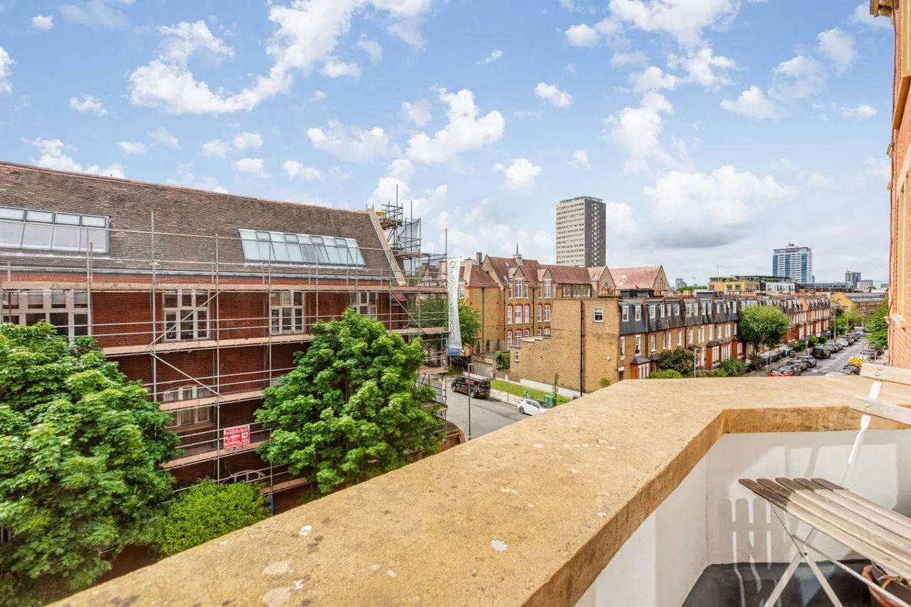 Prince Of Wales Drive, London, SW11, photo 17
