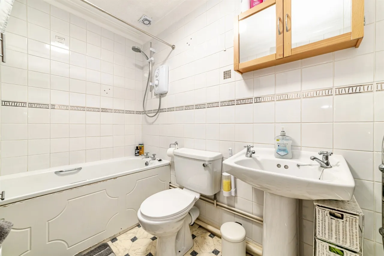 Mill Close, Sherfield-On-Loddon, RG27, photo 6