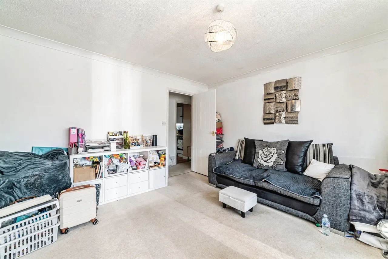 Mill Close, Sherfield-On-Loddon, RG27, photo 9