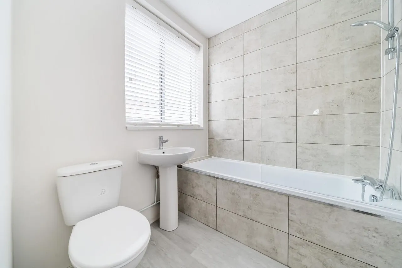 Vale Crescent, Kingston Vale, London, SW15, photo 12