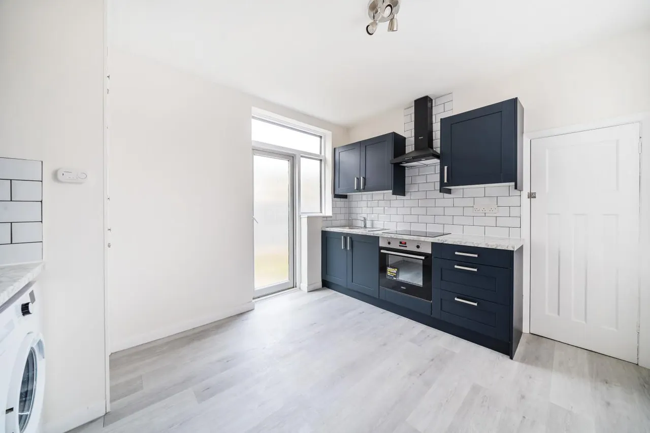1 bed flat for sale — Vale Crescent, Kingston Vale, London, SW15