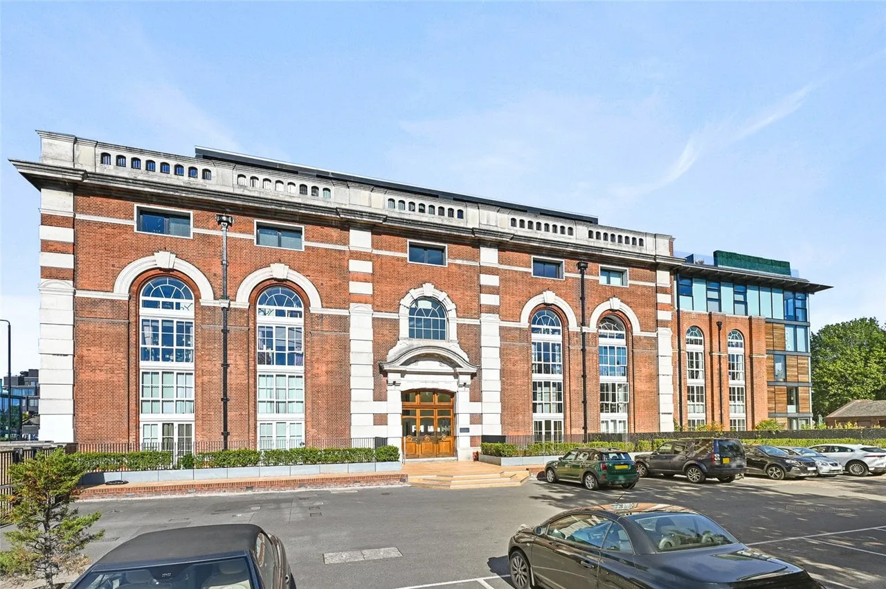 Bazalgette Court, Great West Road, London, W6, photo 8