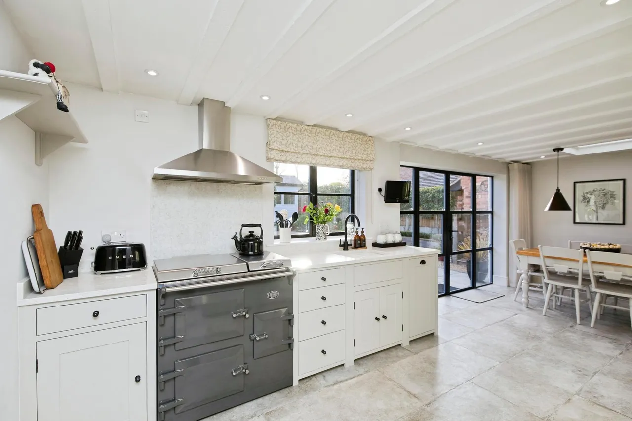 Manor Road, Kings Bromley, DE13, photo 3