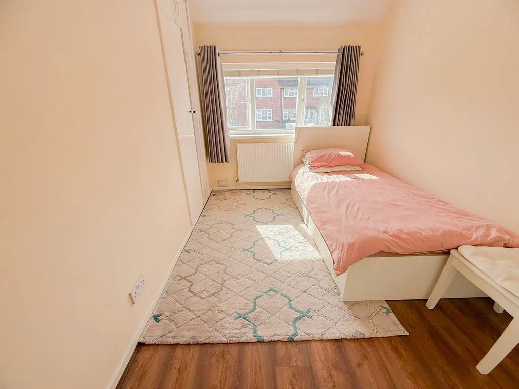Yenton Grove, Erdington, B24, photo 23