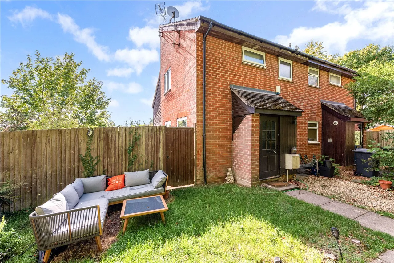 Lowden Close, Winchester, SO22, photo 11