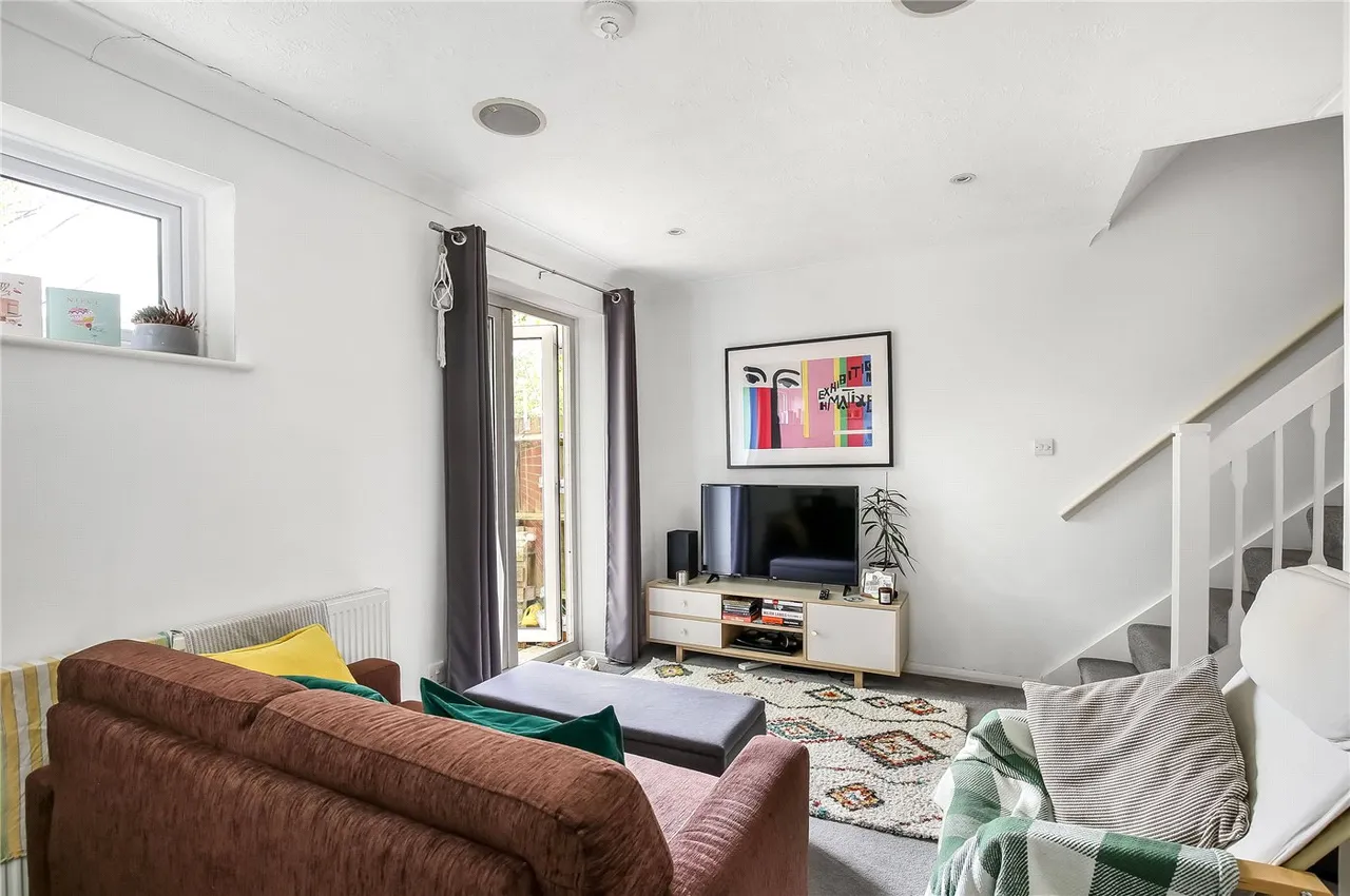 Lowden Close, Winchester, SO22, photo 2