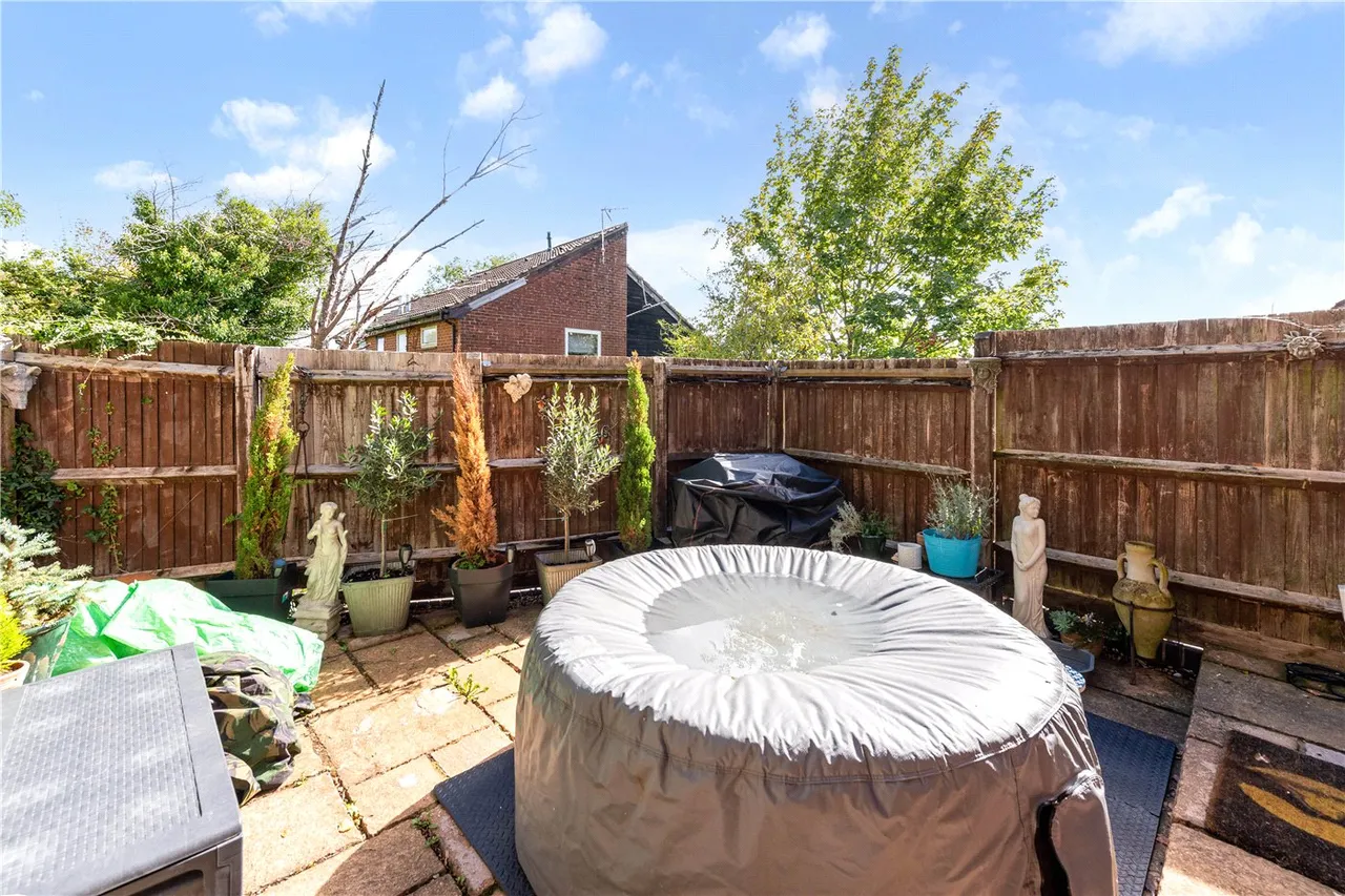 Lowden Close, Winchester, SO22, photo 10