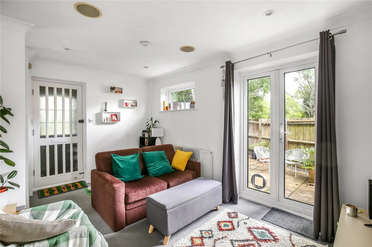 Lowden Close, Winchester, SO22, photo 3