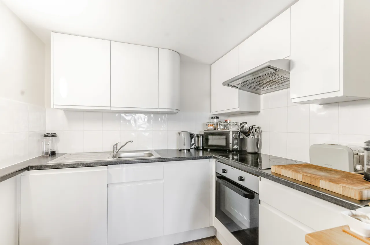 2m Shillington Old School, 181 Este Road, London, photo 4