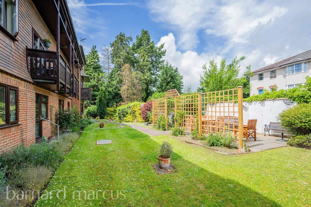 South Street, Dorking, photo 8