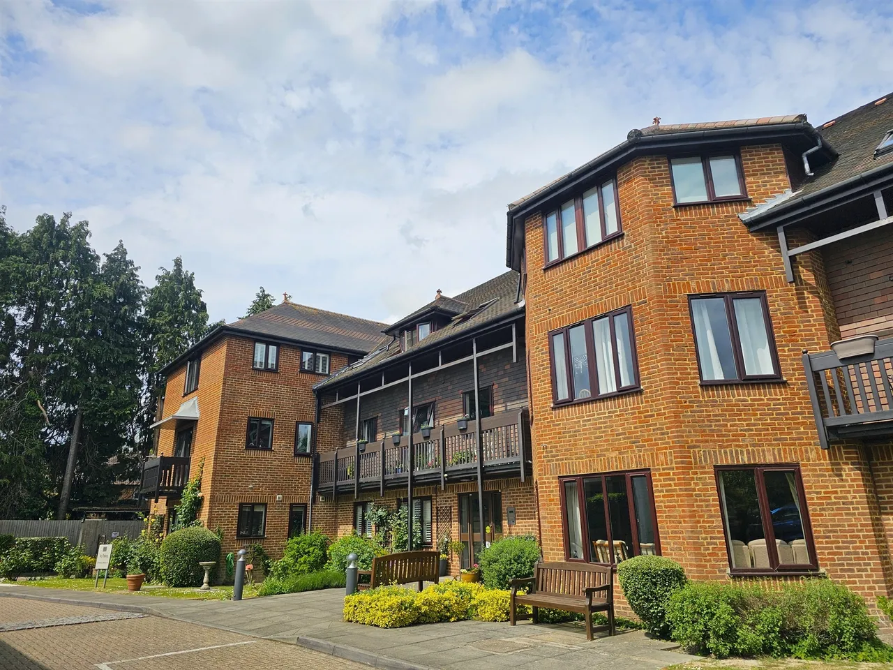 1 bed flat for sale — South Street, Dorking