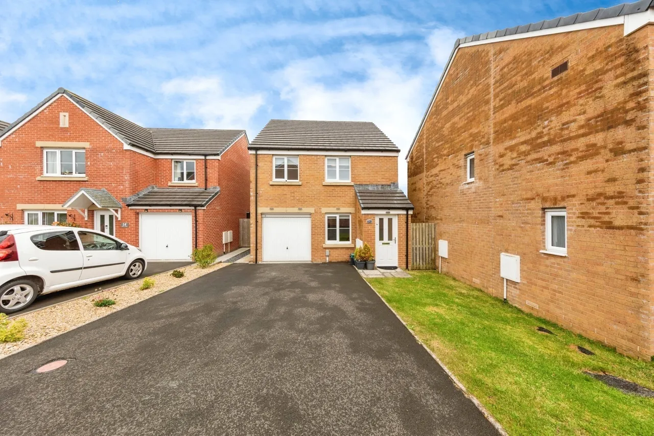 3 bed house for sale, Heol Y Plas, Carway, SA17