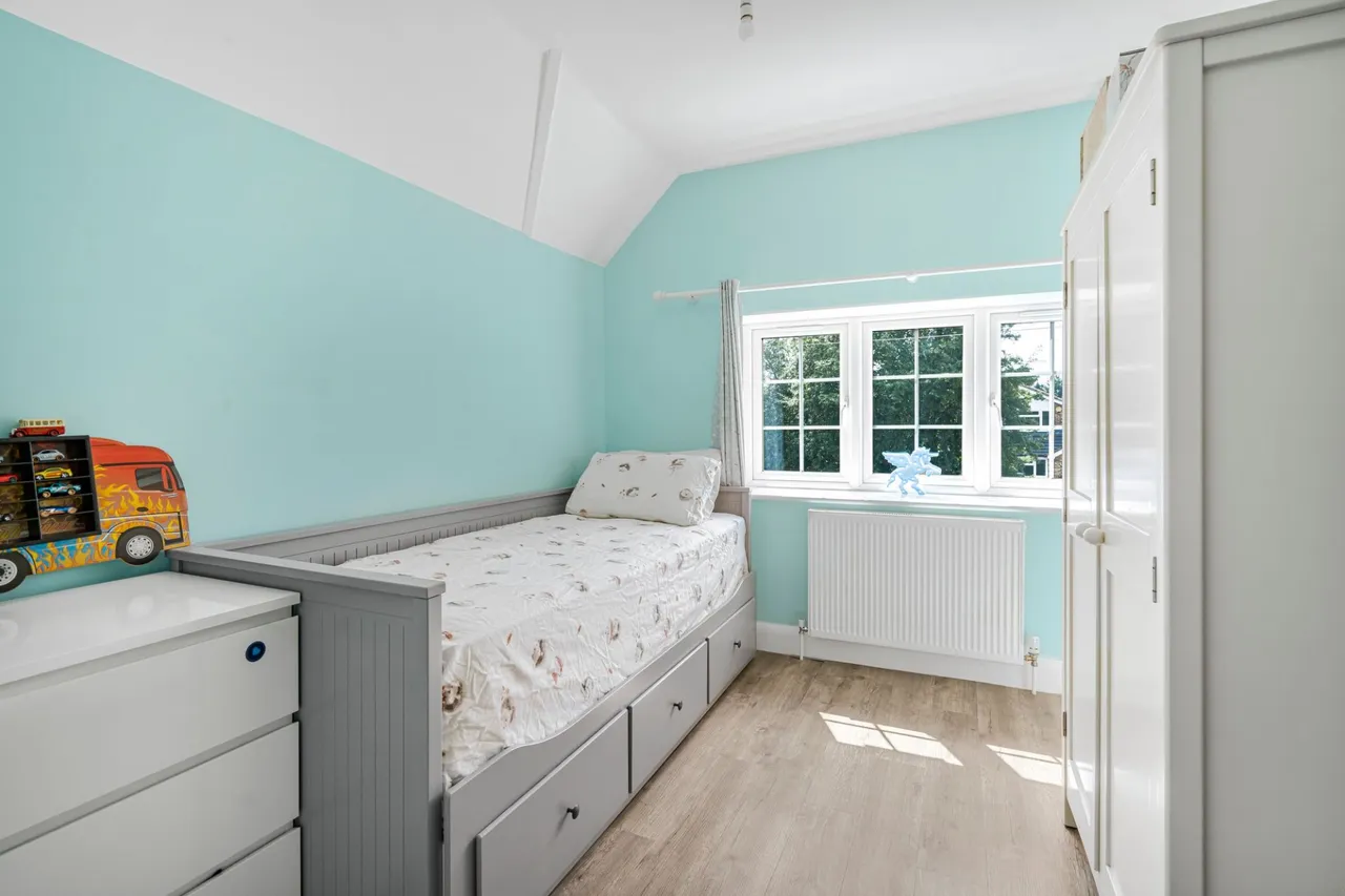 Beech Tree Road, Holmer Green, HP15, photo 16