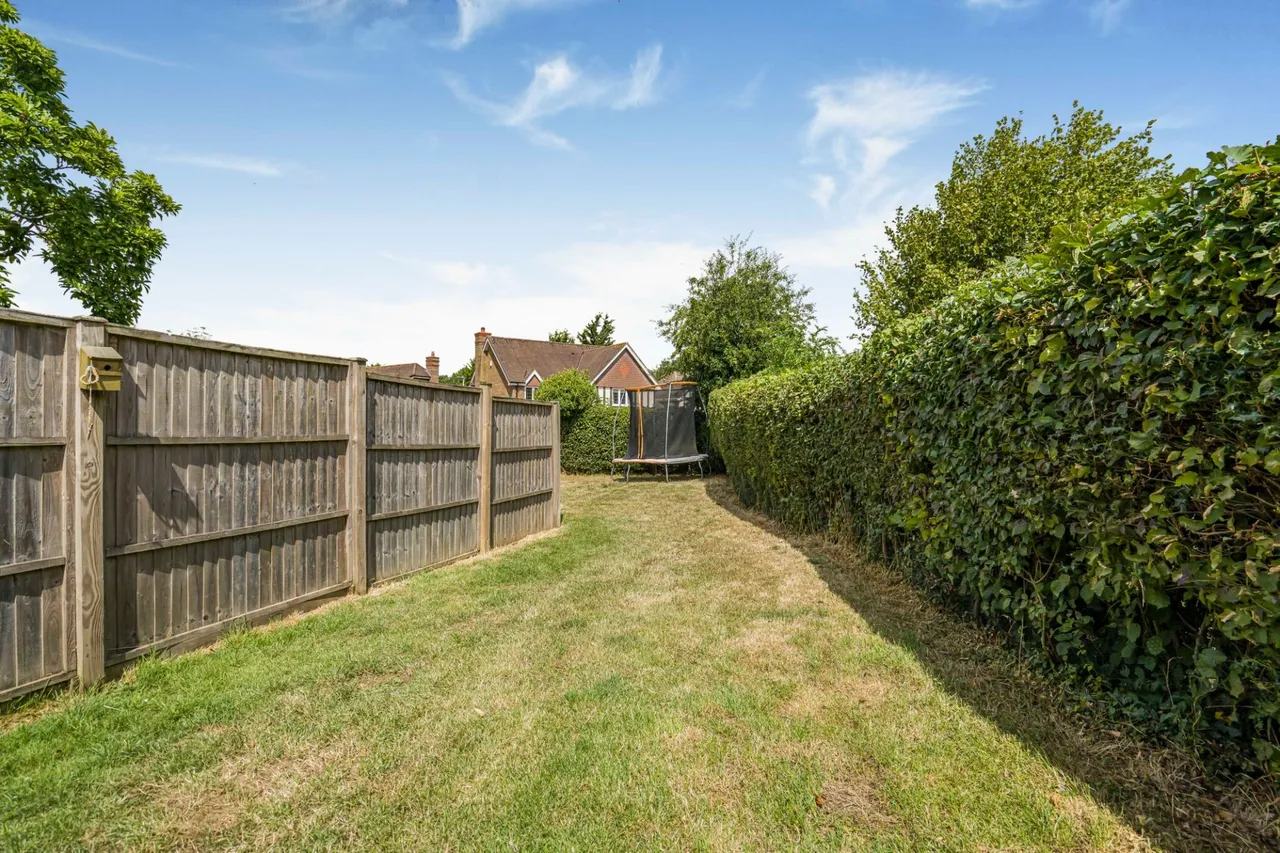 Beech Tree Road, Holmer Green, HP15, photo 21