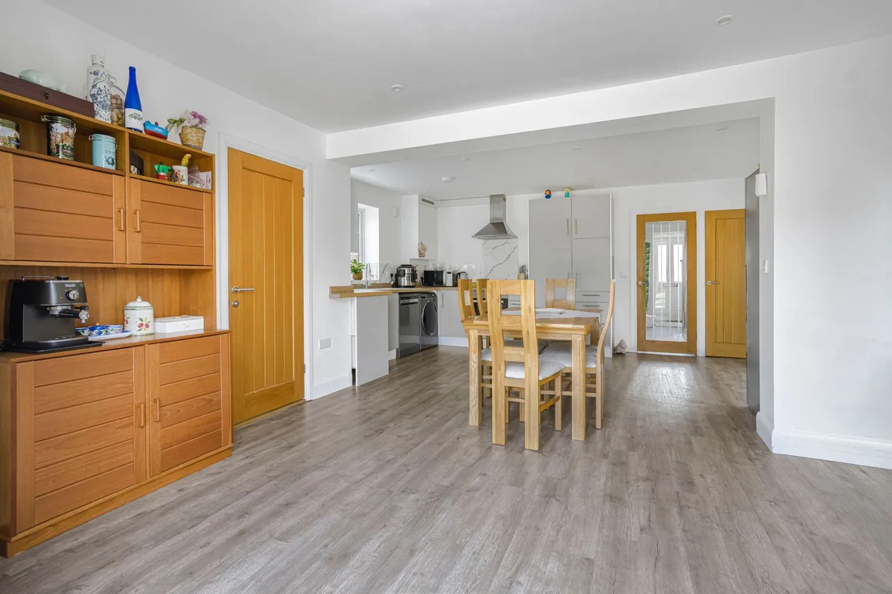 Beech Tree Road, Holmer Green, HP15, photo 22