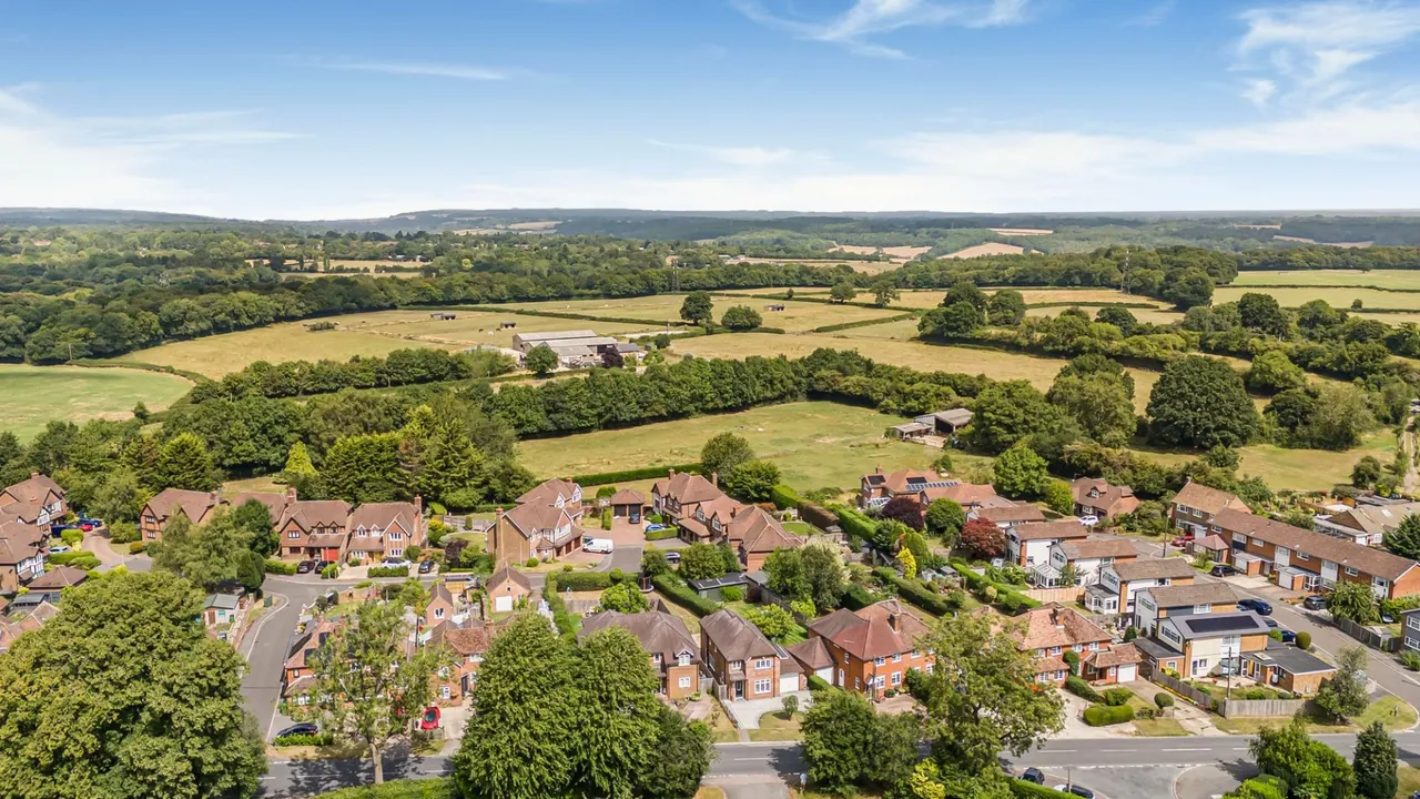 Beech Tree Road, Holmer Green, HP15, photo 14