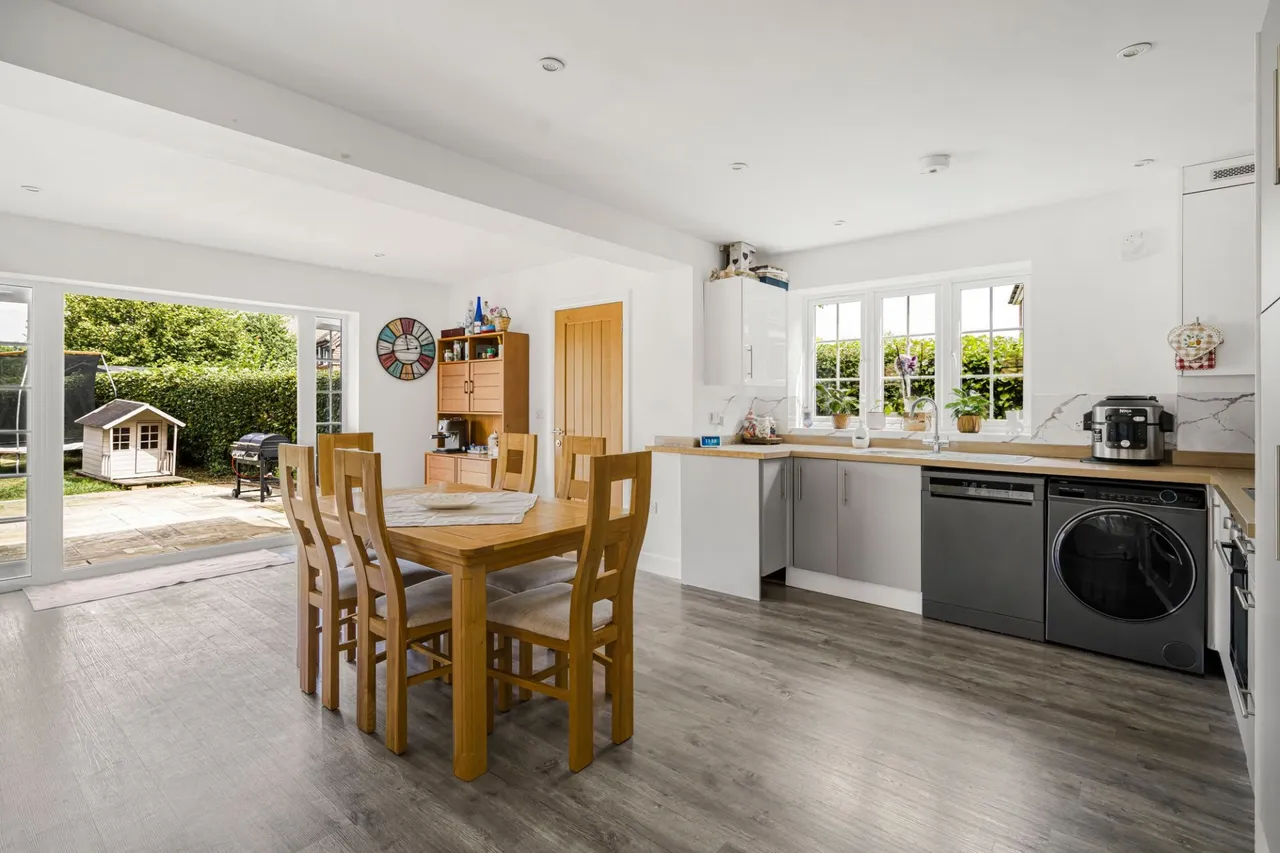Beech Tree Road, Holmer Green, HP15, photo 20