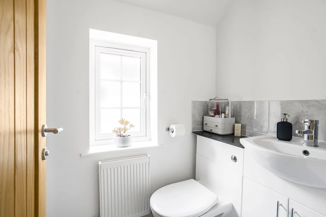 Beech Tree Road, Holmer Green, HP15, photo 18