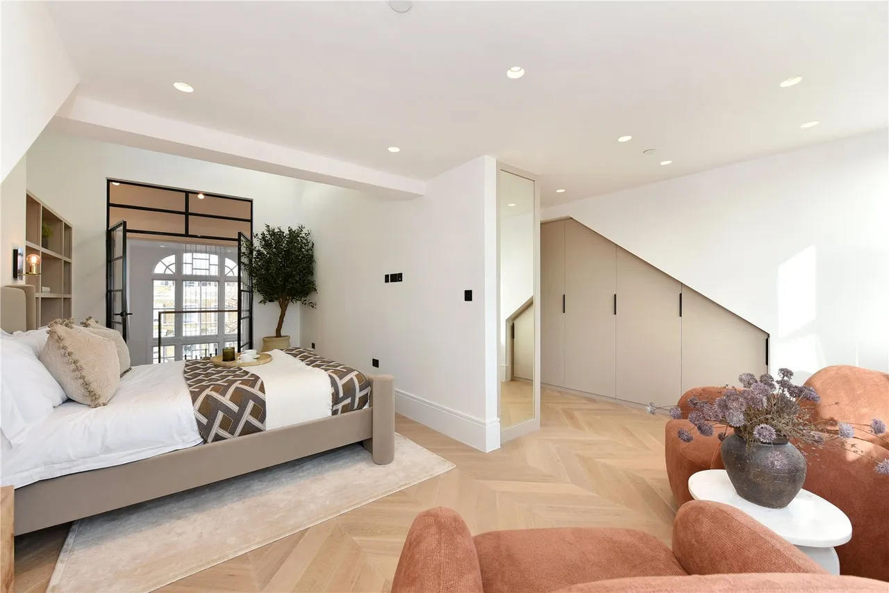 Chalcot Gardens, Belsize Park, NW3, photo 11