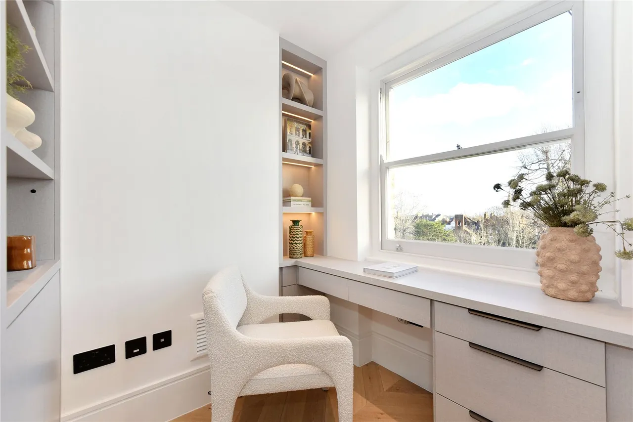 Chalcot Gardens, Belsize Park, NW3, photo 14