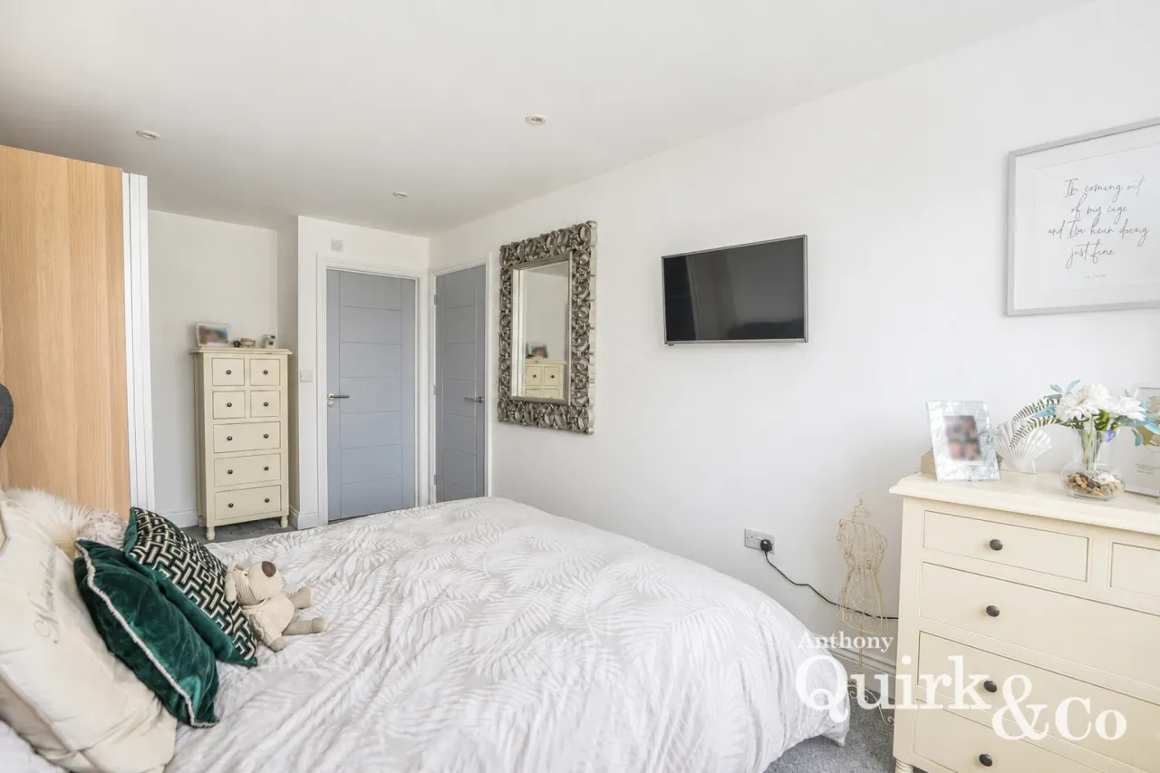 Corona Road, Canvey Island, SS8, photo 8