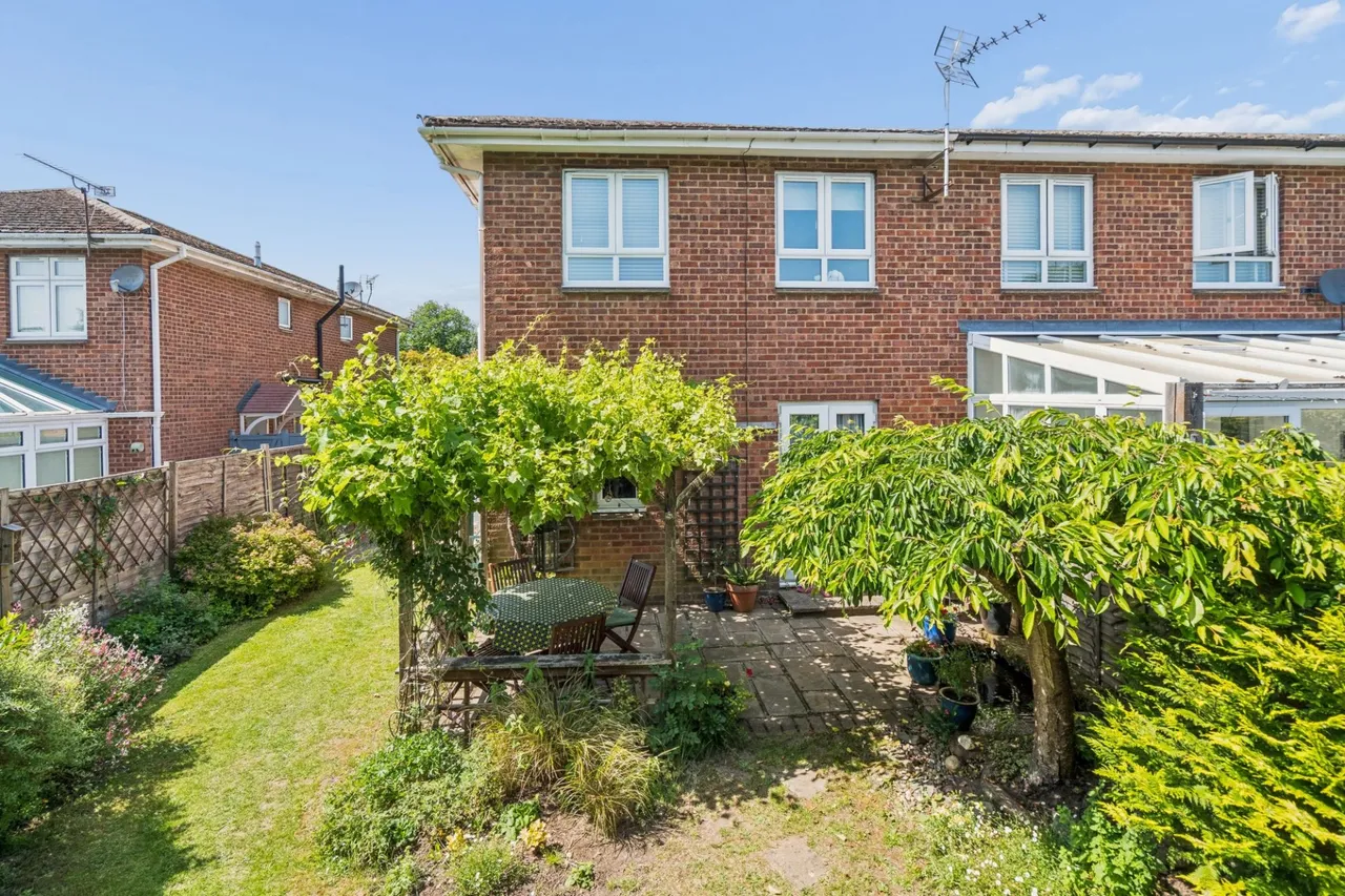 2 bed house for sale — Drovers Way, Seer Green, HP9