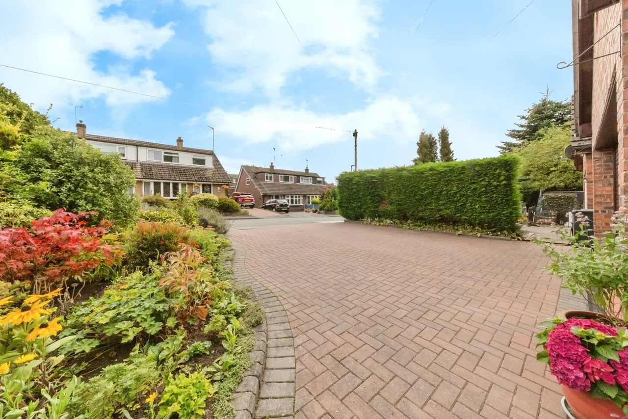 Woodside Drive, SANDBACH, Cheshire, CW11, photo 3