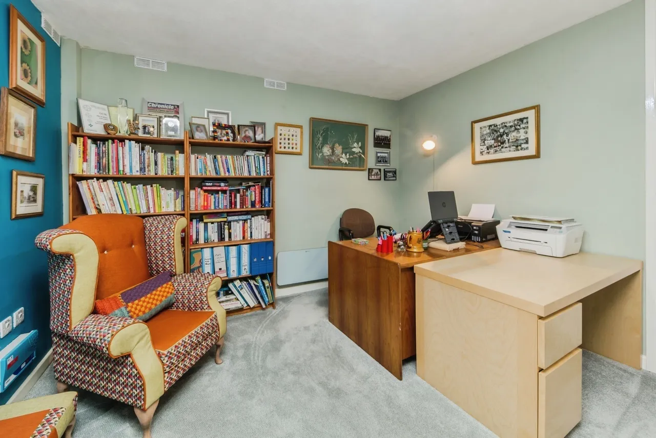 Woodside Drive, SANDBACH, Cheshire, CW11, photo 18