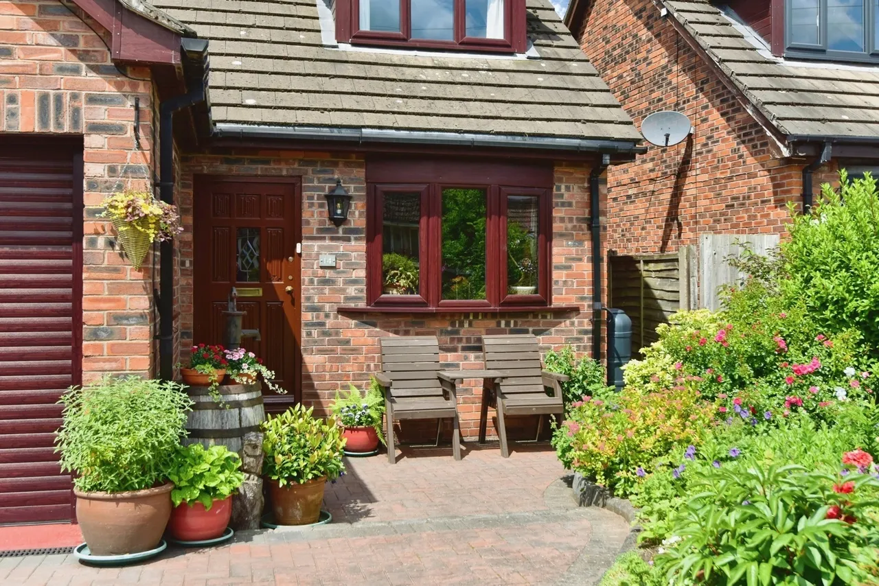 Woodside Drive, SANDBACH, Cheshire, CW11, photo 4