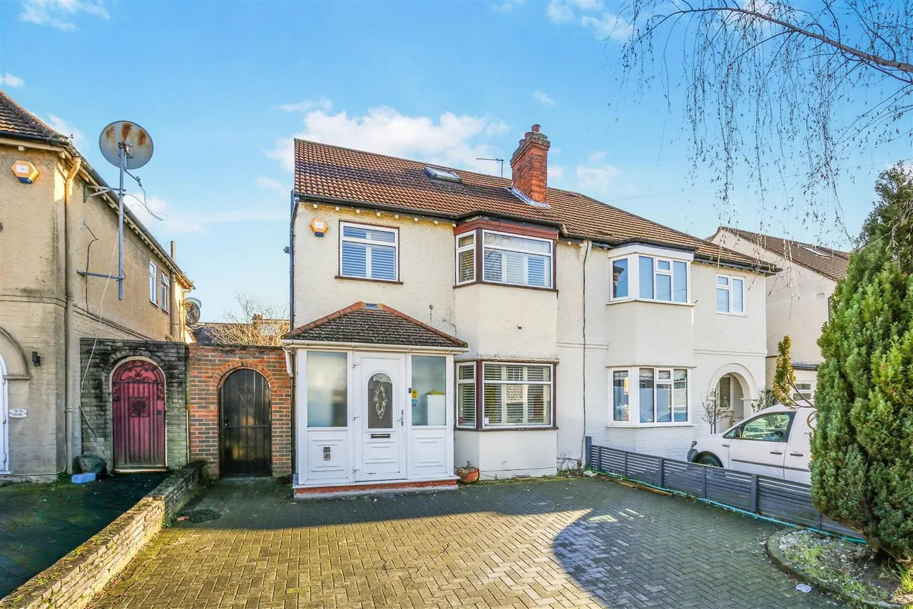 4 bed house for sale — Poplar Road, Sutton, SM3 9JX
