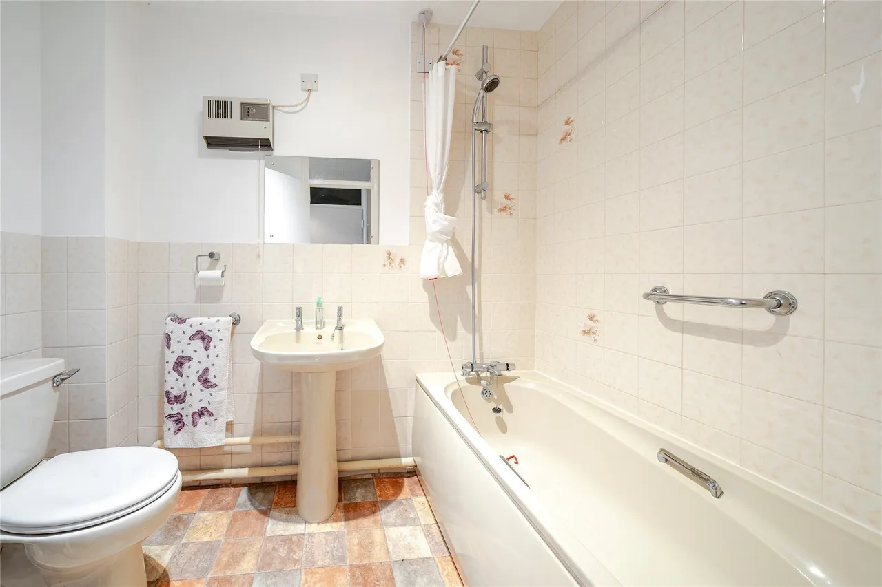 Beaumont Lodge, Addington Road, West Wickham, BR4, photo 6