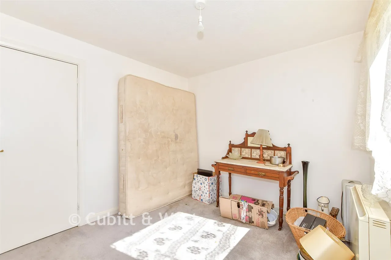 Dial Close, Barnham, PO22, photo 8
