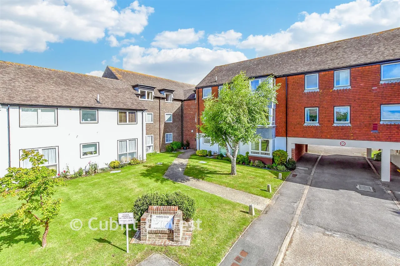 2 bed flat for sale, Dial Close, Barnham, PO22