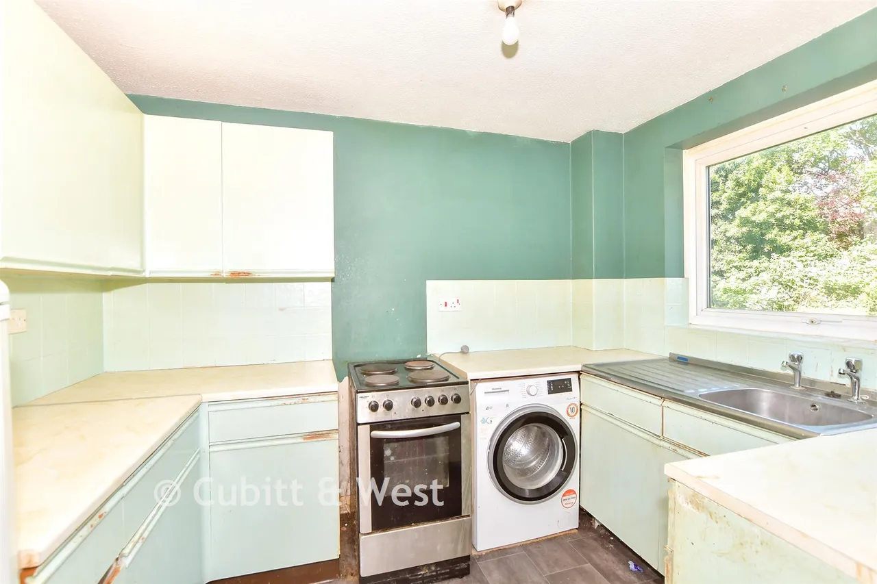 Dial Close, Barnham, PO22, photo 5