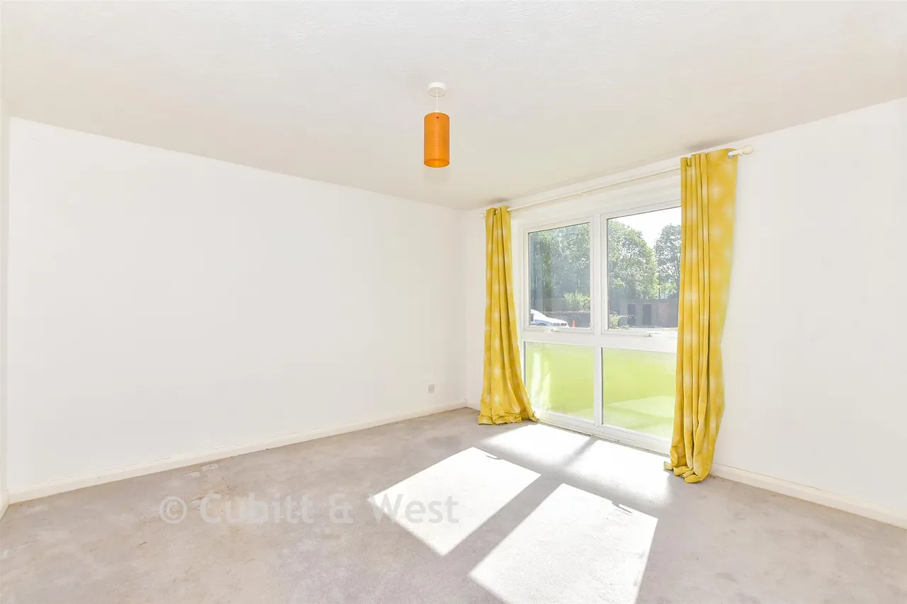 Dial Close, Barnham, PO22, photo 6