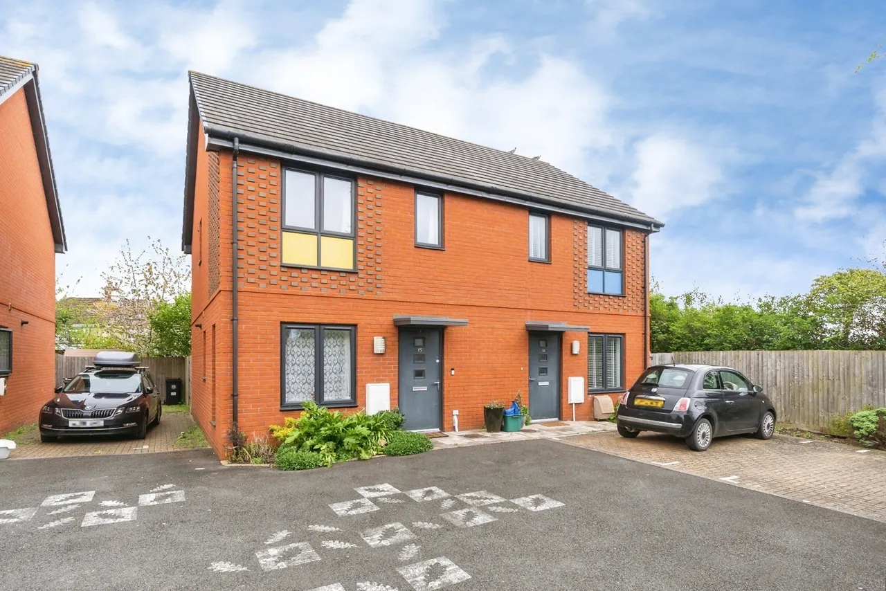 2 bed house for sale — Paignton Square, BRISTOL, Avon, BS4
