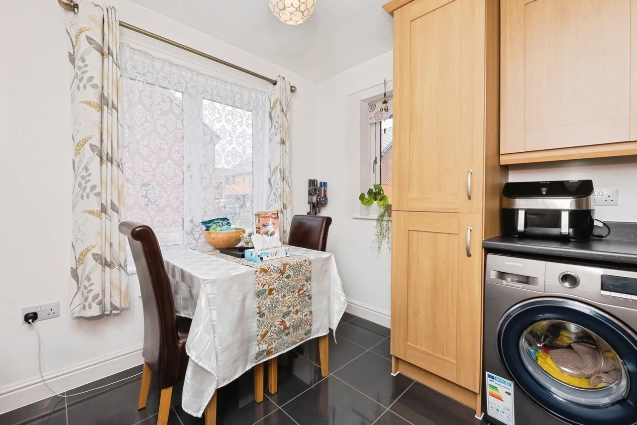 Paignton Square, BRISTOL, Avon, BS4, photo 11