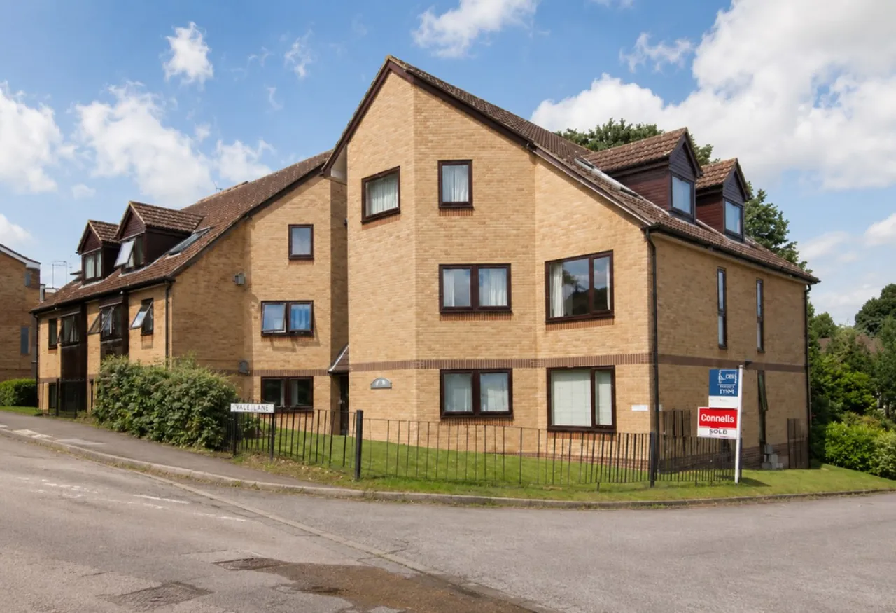 1 St James Court, Clarendon Road, Harpenden, Hertfordshire, photo 3