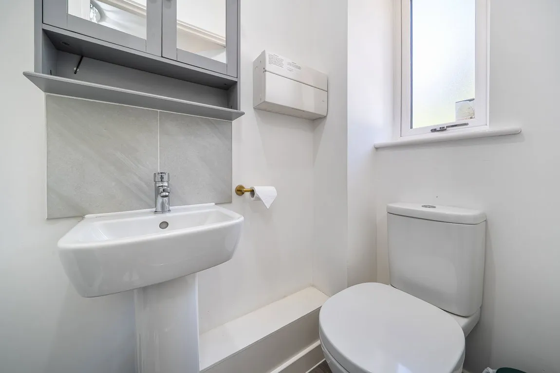 Belhouse Avenue, South Ockendon, RM15 4BF, photo 6
