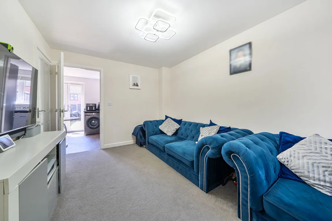 Belhouse Avenue, South Ockendon, RM15 4BF, photo 9