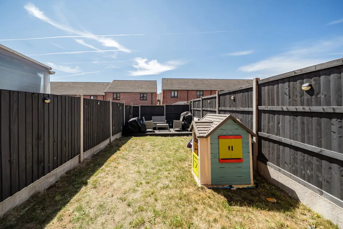 Belhouse Avenue, South Ockendon, RM15 4BF, photo 4