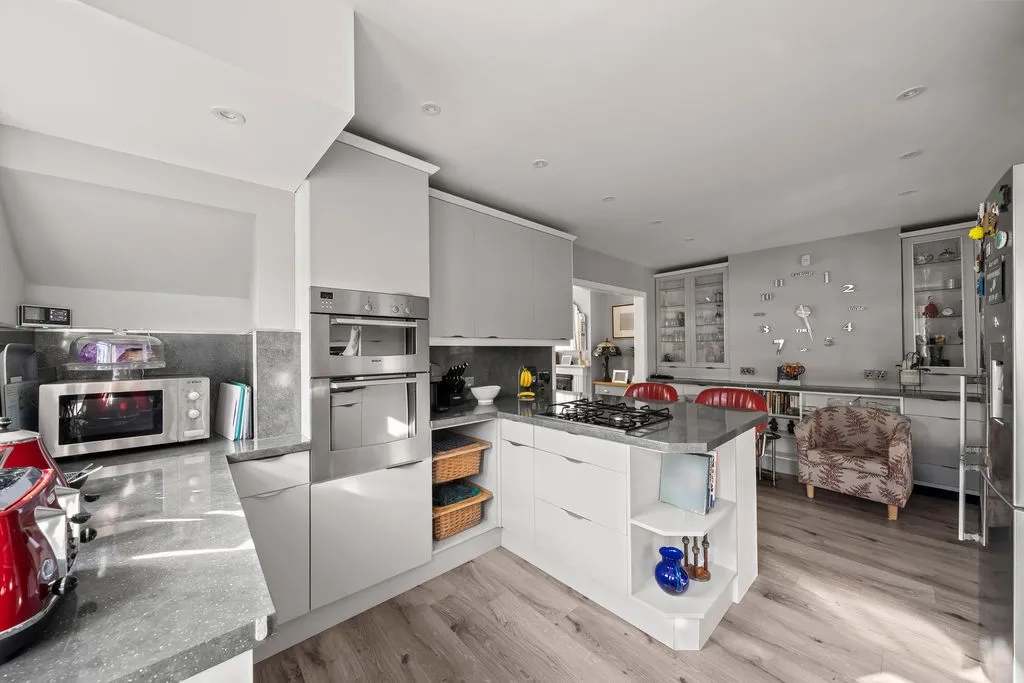 Forest Road, Sutton SM3 9NU, photo 7