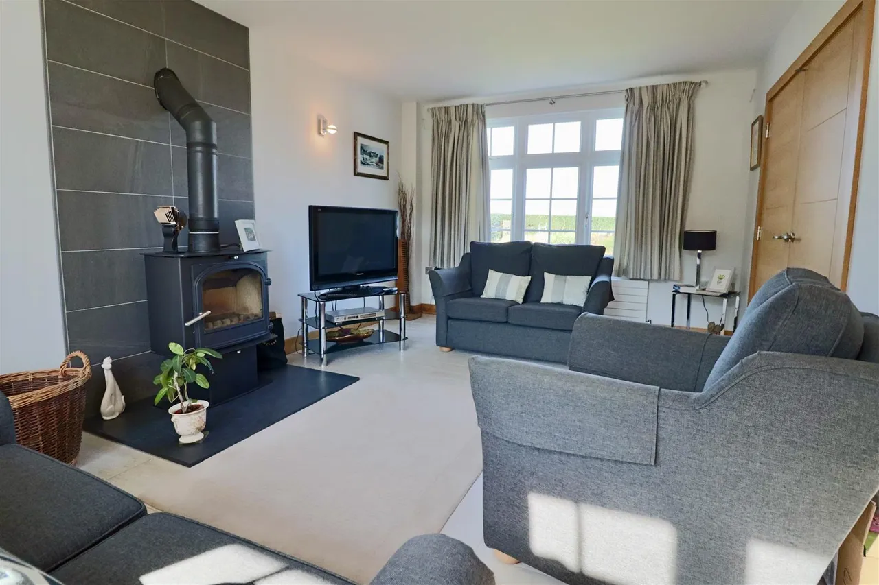 Isgaer Beach Road, Harlech, LL46, photo 3