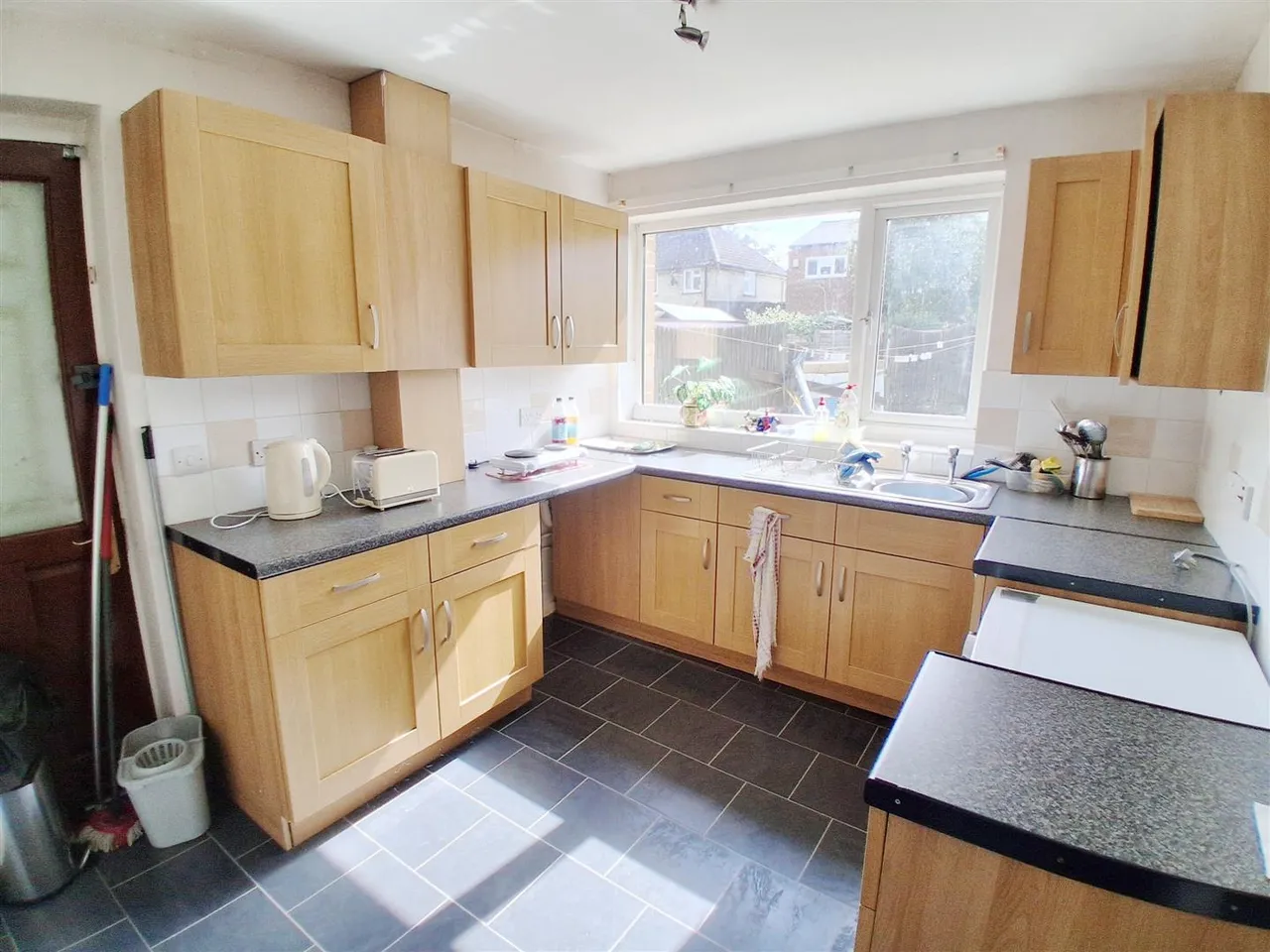 Hayman Crescent, Hayes, photo 3