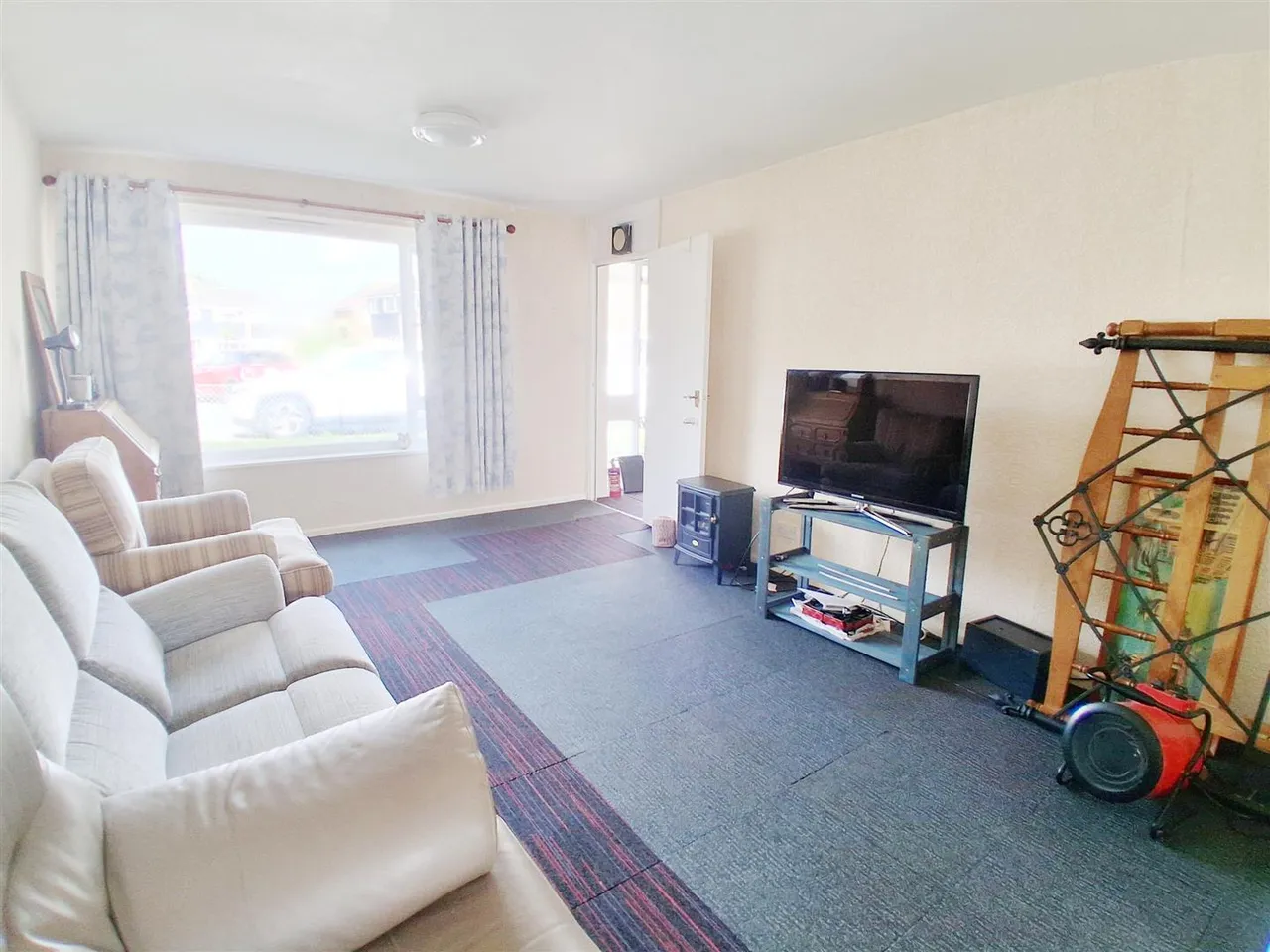 Hayman Crescent, Hayes, photo 6