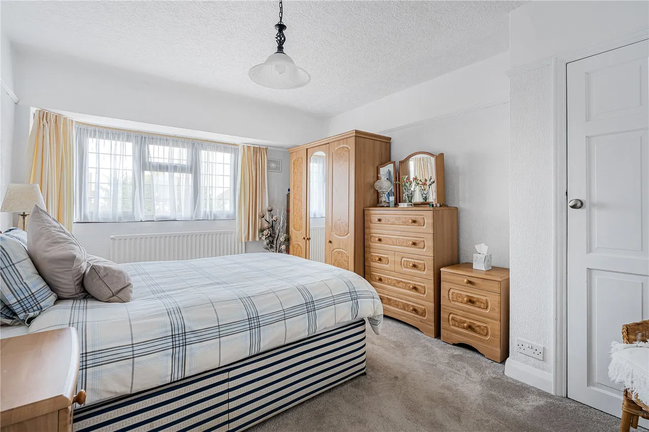 Hospital Bridge Road, Twickenham, TW2, photo 19