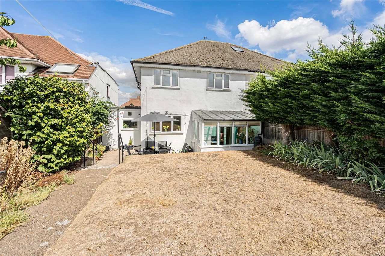 Hospital Bridge Road, Twickenham, TW2, photo 5
