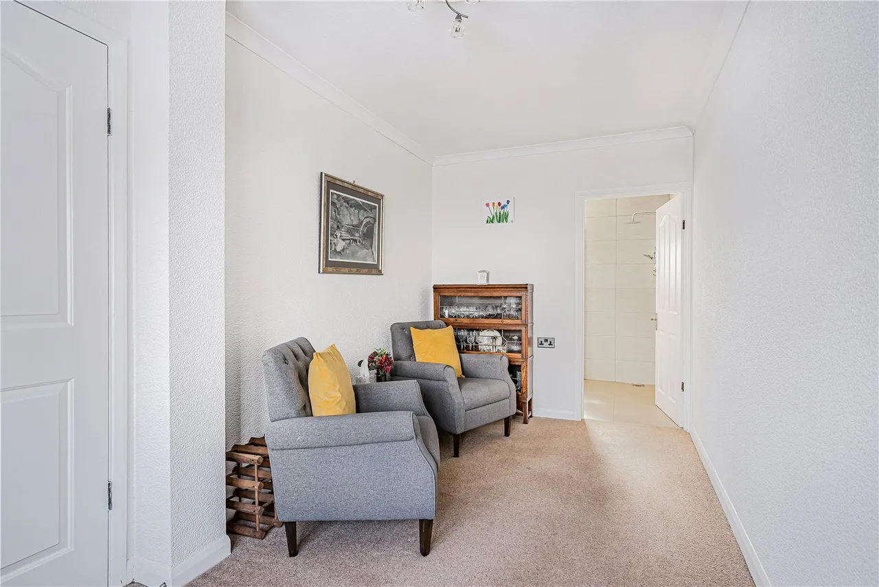 Hospital Bridge Road, Twickenham, TW2, photo 13