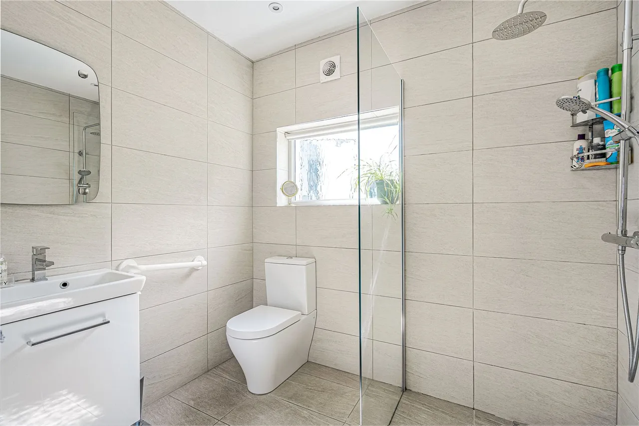 Hospital Bridge Road, Twickenham, TW2, photo 14