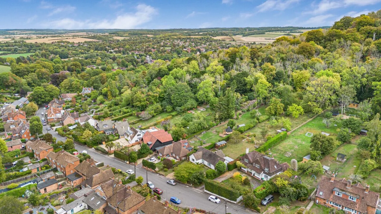 3 bed house for sale, The Coombe, Streatley, RG8